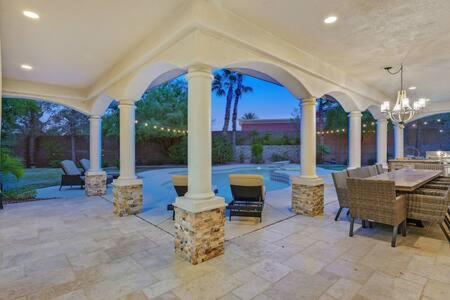 Lux 5Br Vegas Home W Pool, Spa, Games, Near Strip ลาสเวกัส ภายนอก รูปภาพ