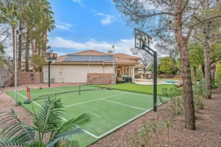 Lux 5Br Vegas Home W Pool, Spa, Games, Near Strip ลาสเวกัส ภายนอก รูปภาพ