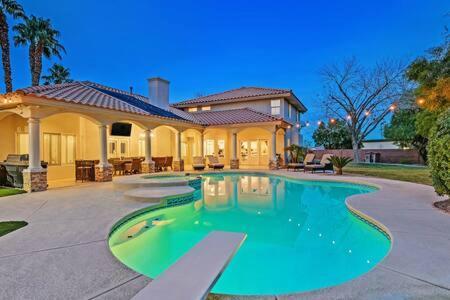 Lux 5Br Vegas Home W Pool, Spa, Games, Near Strip ลาสเวกัส ภายนอก รูปภาพ